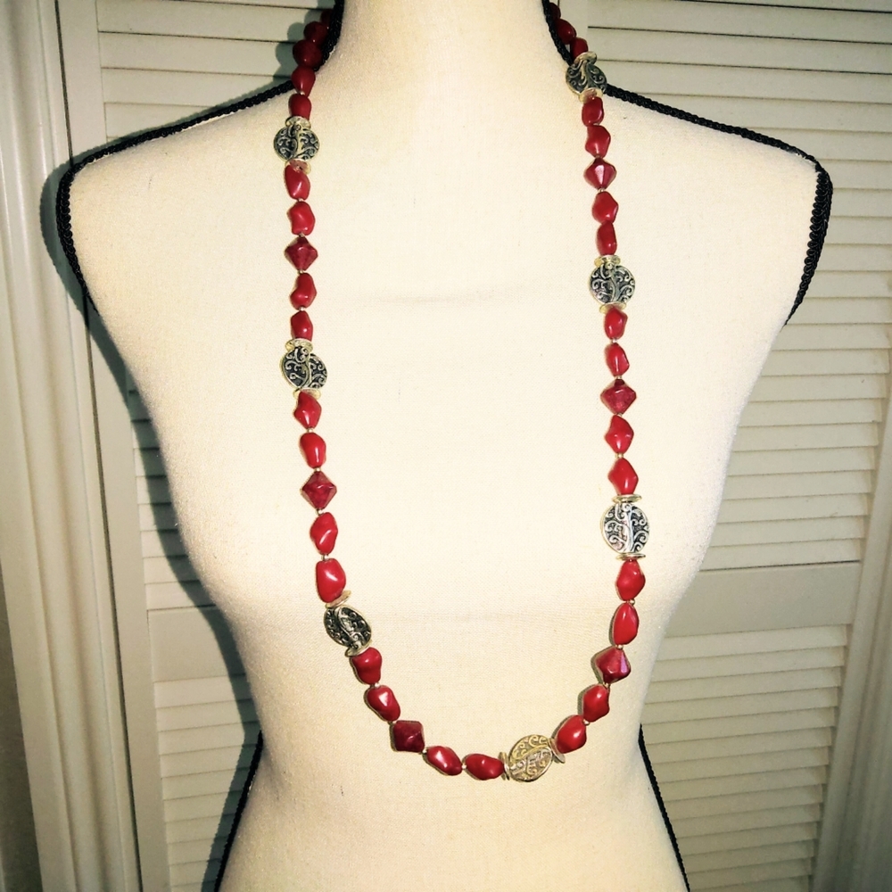 Necklace and bracelet set